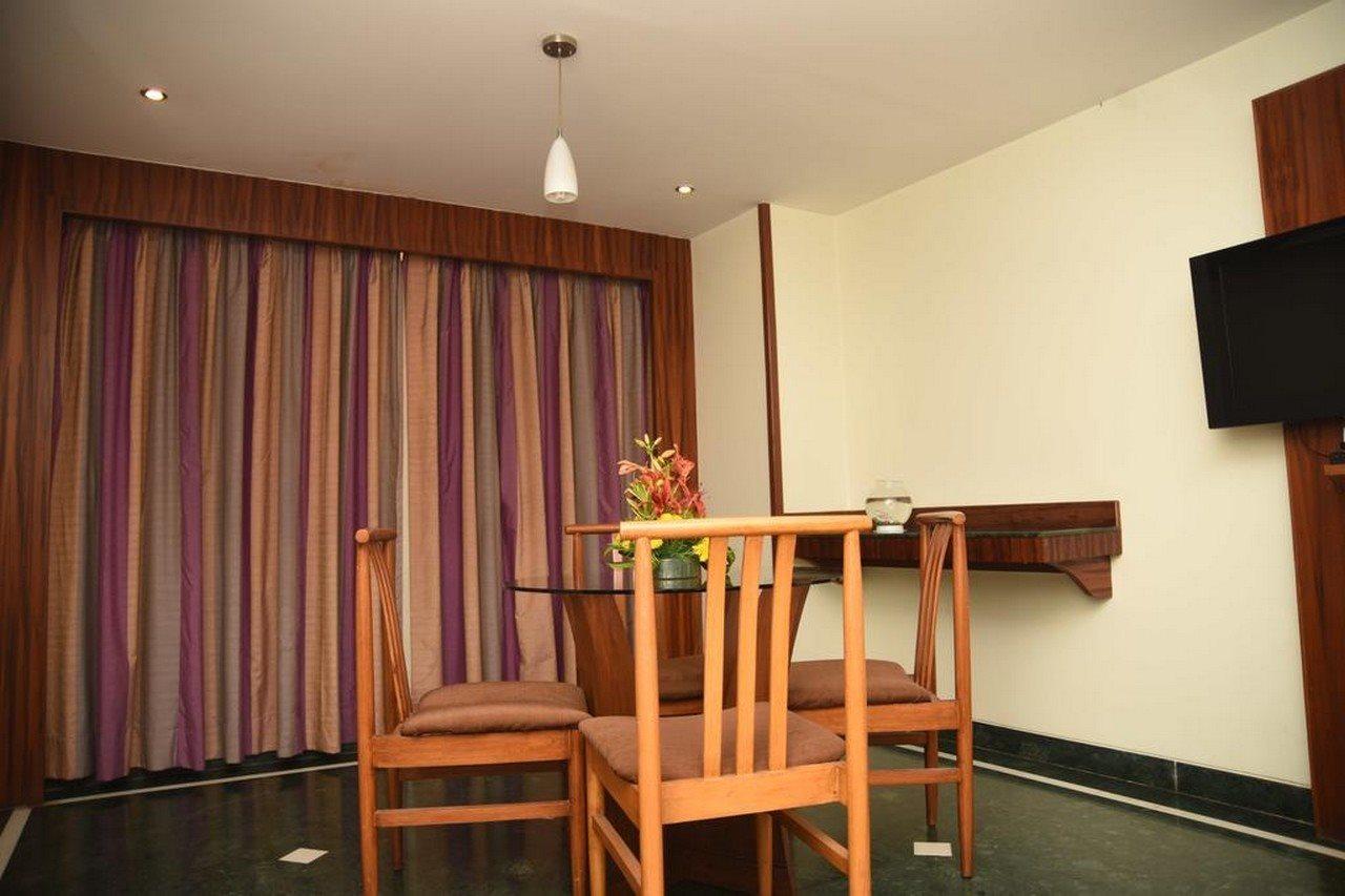 העיר בנגלור Hotel Maurya מראה חיצוני תמונה