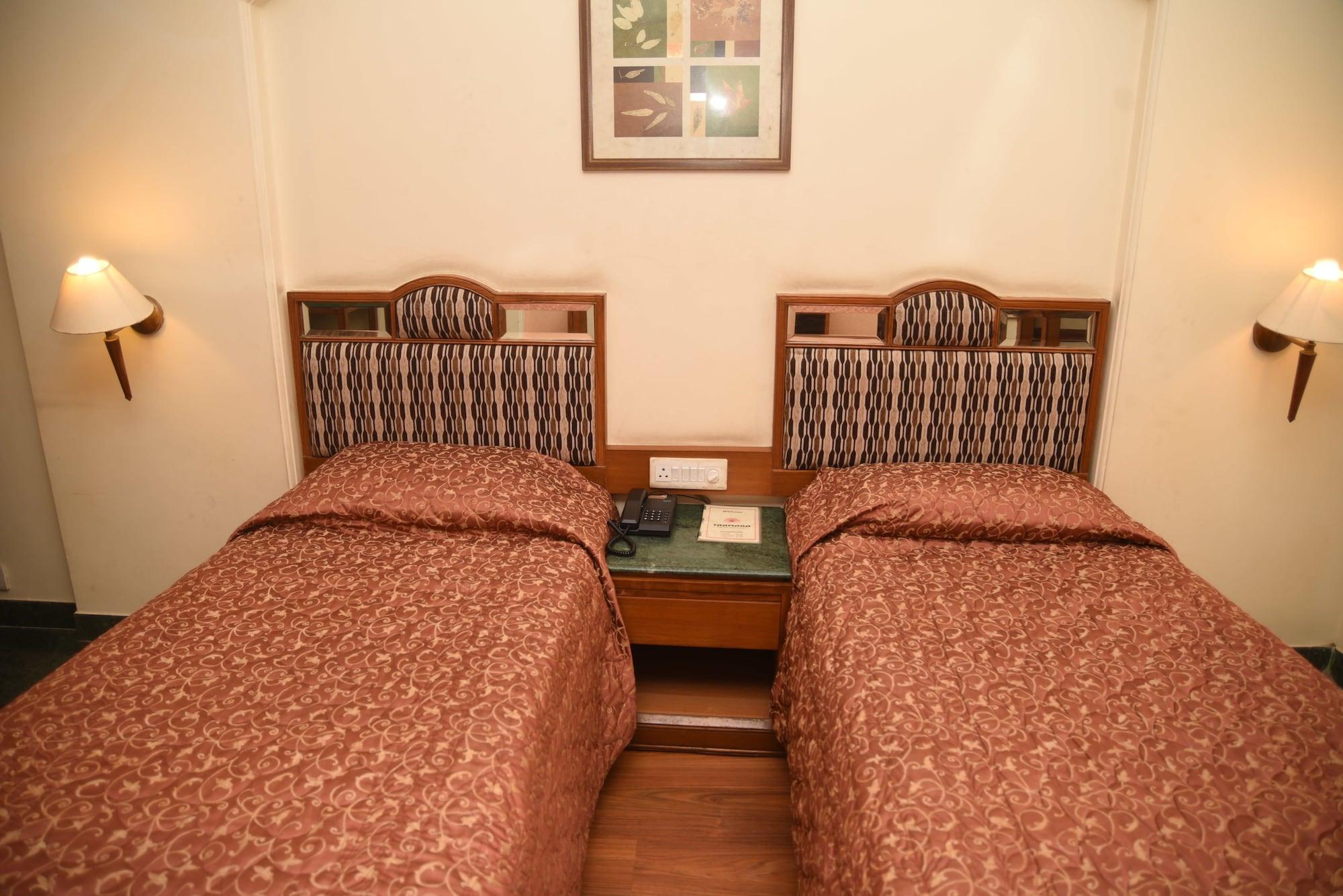 העיר בנגלור Hotel Maurya מראה חיצוני תמונה