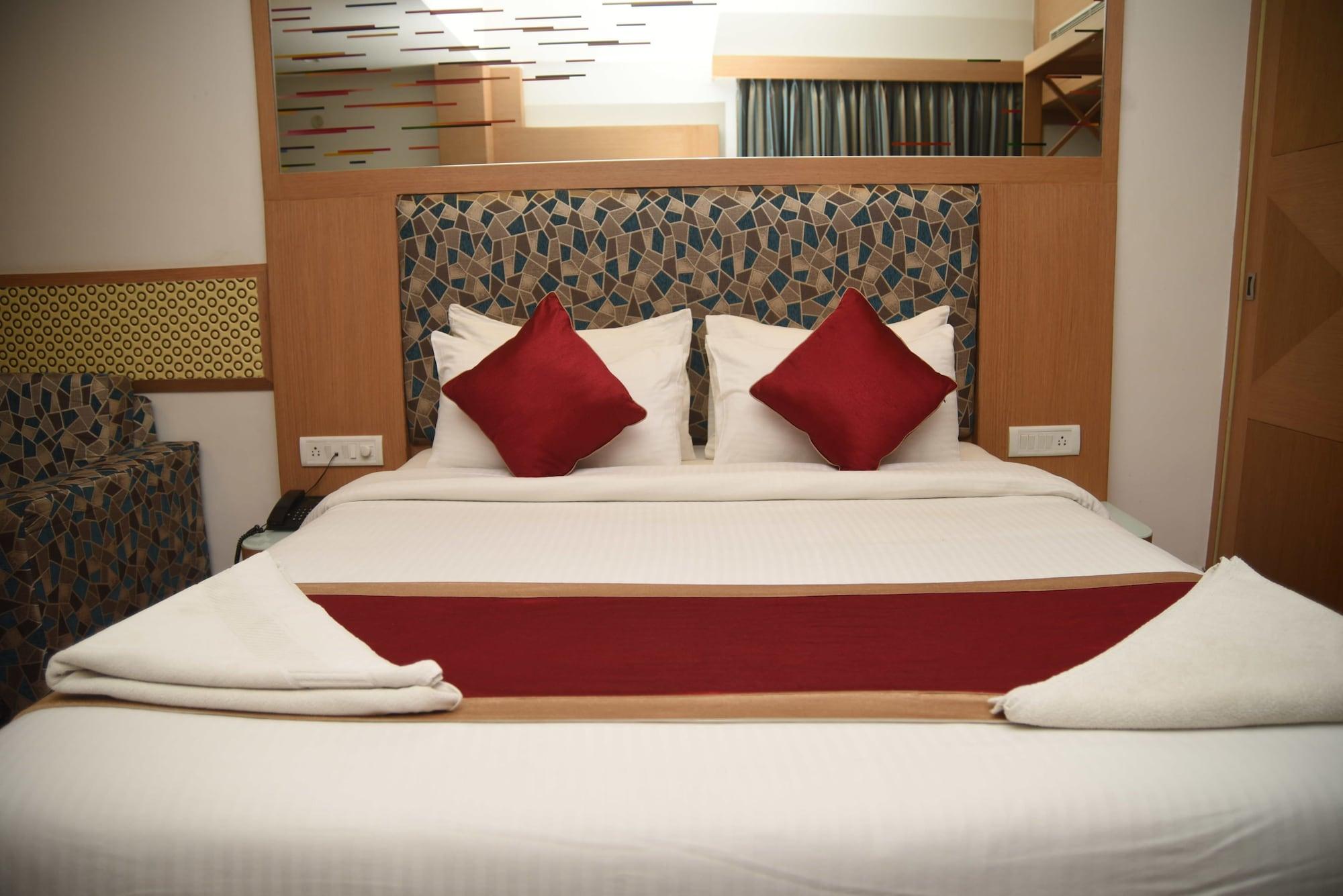 העיר בנגלור Hotel Maurya מראה חיצוני תמונה