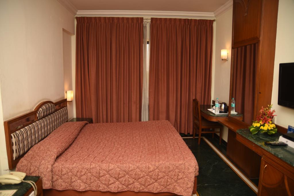העיר בנגלור Hotel Maurya מראה חיצוני תמונה