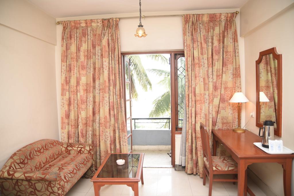 העיר בנגלור Hotel Maurya מראה חיצוני תמונה