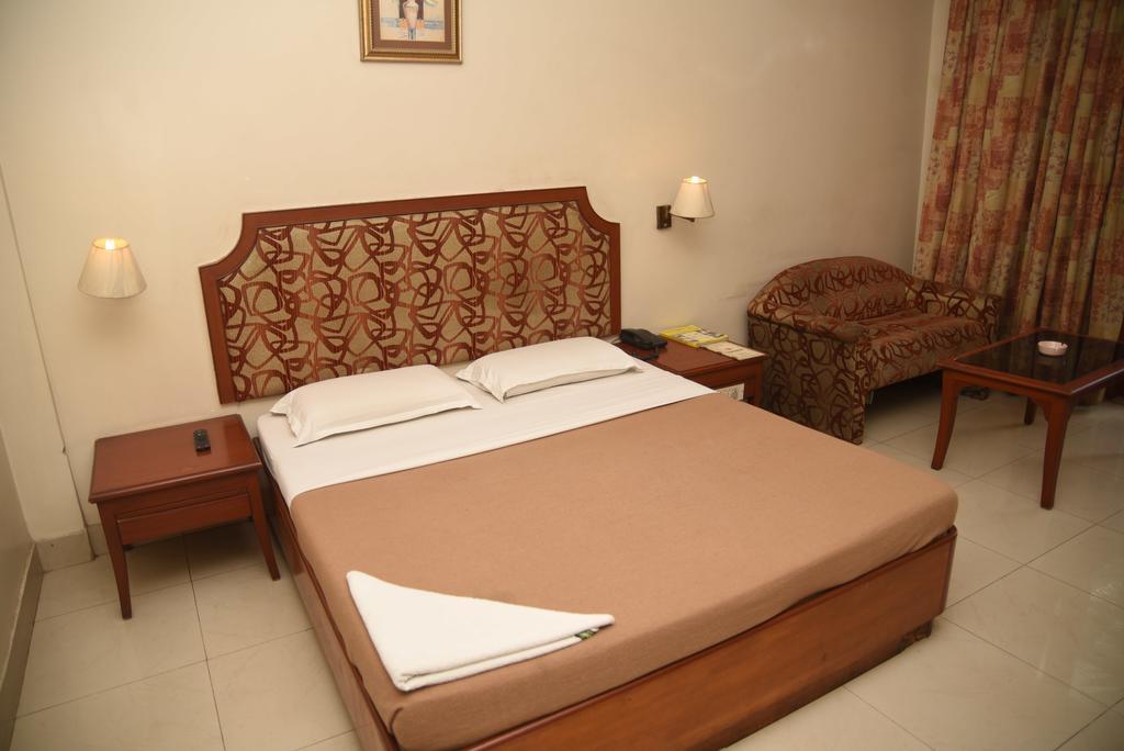 העיר בנגלור Hotel Maurya מראה חיצוני תמונה
