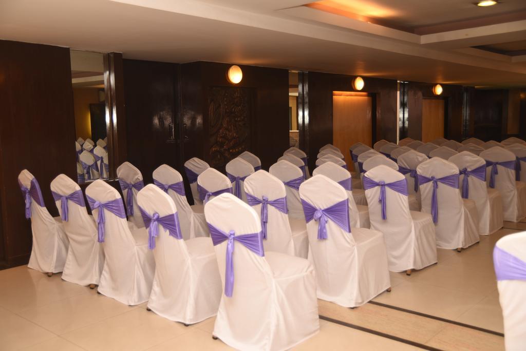 העיר בנגלור Hotel Maurya מראה חיצוני תמונה