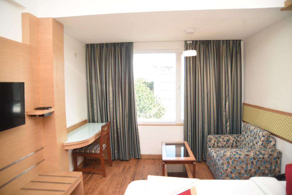 העיר בנגלור Hotel Maurya מראה חיצוני תמונה