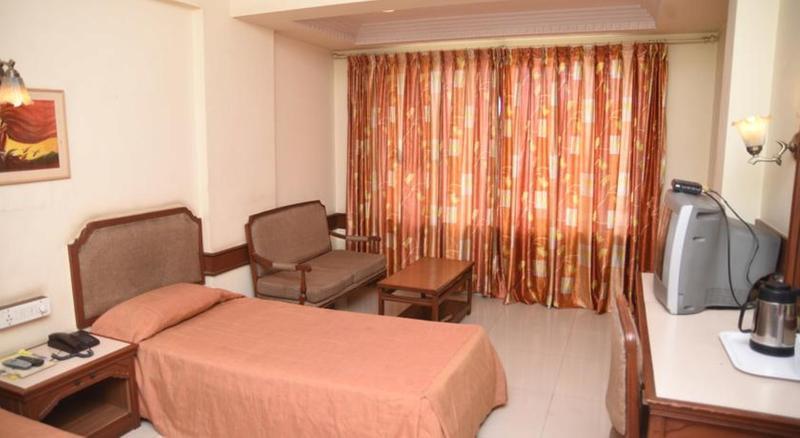 העיר בנגלור Hotel Maurya מראה חיצוני תמונה