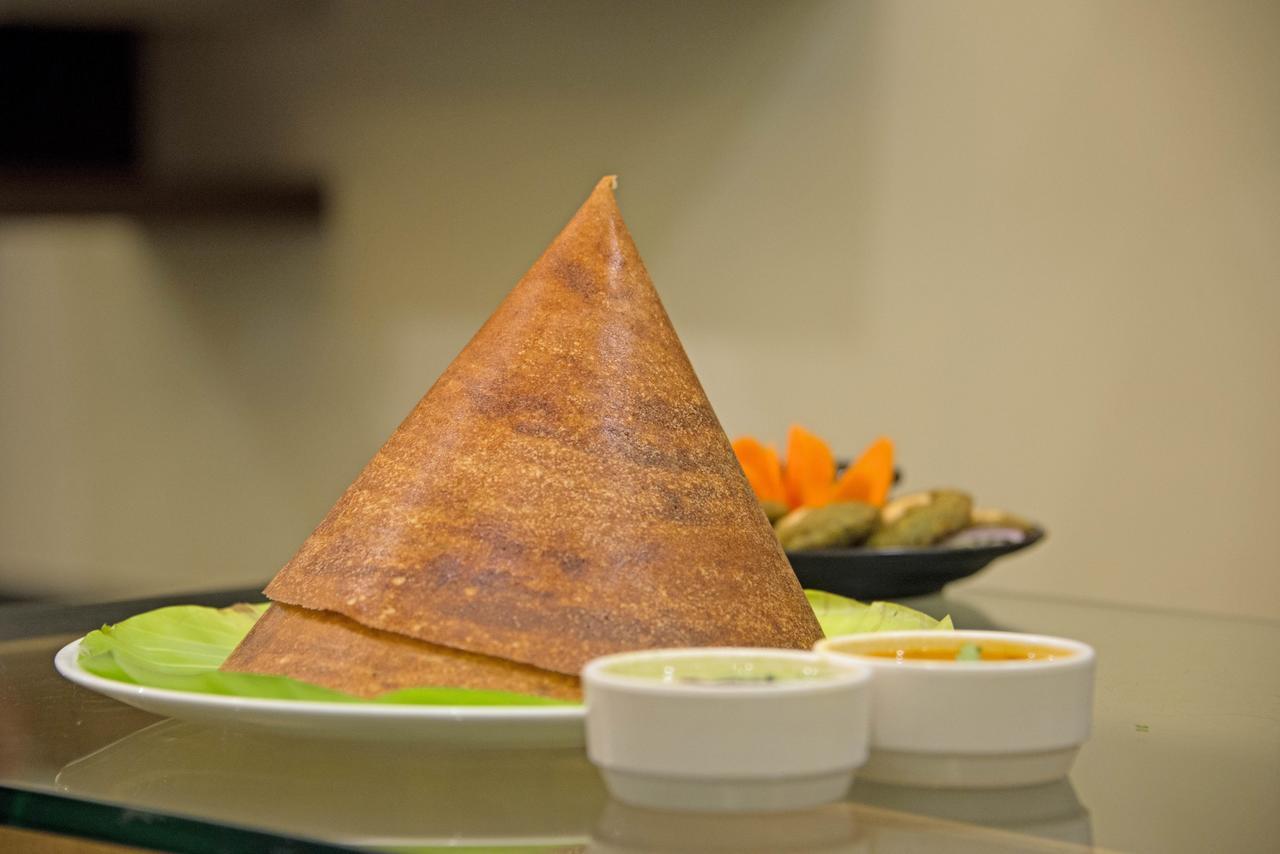 העיר בנגלור Hotel Maurya מראה חיצוני תמונה